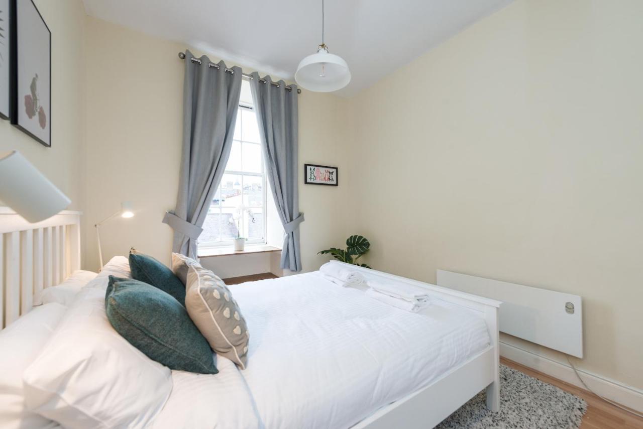 Bright And Modern 2 Bed Apartment Единбург Екстер'єр фото